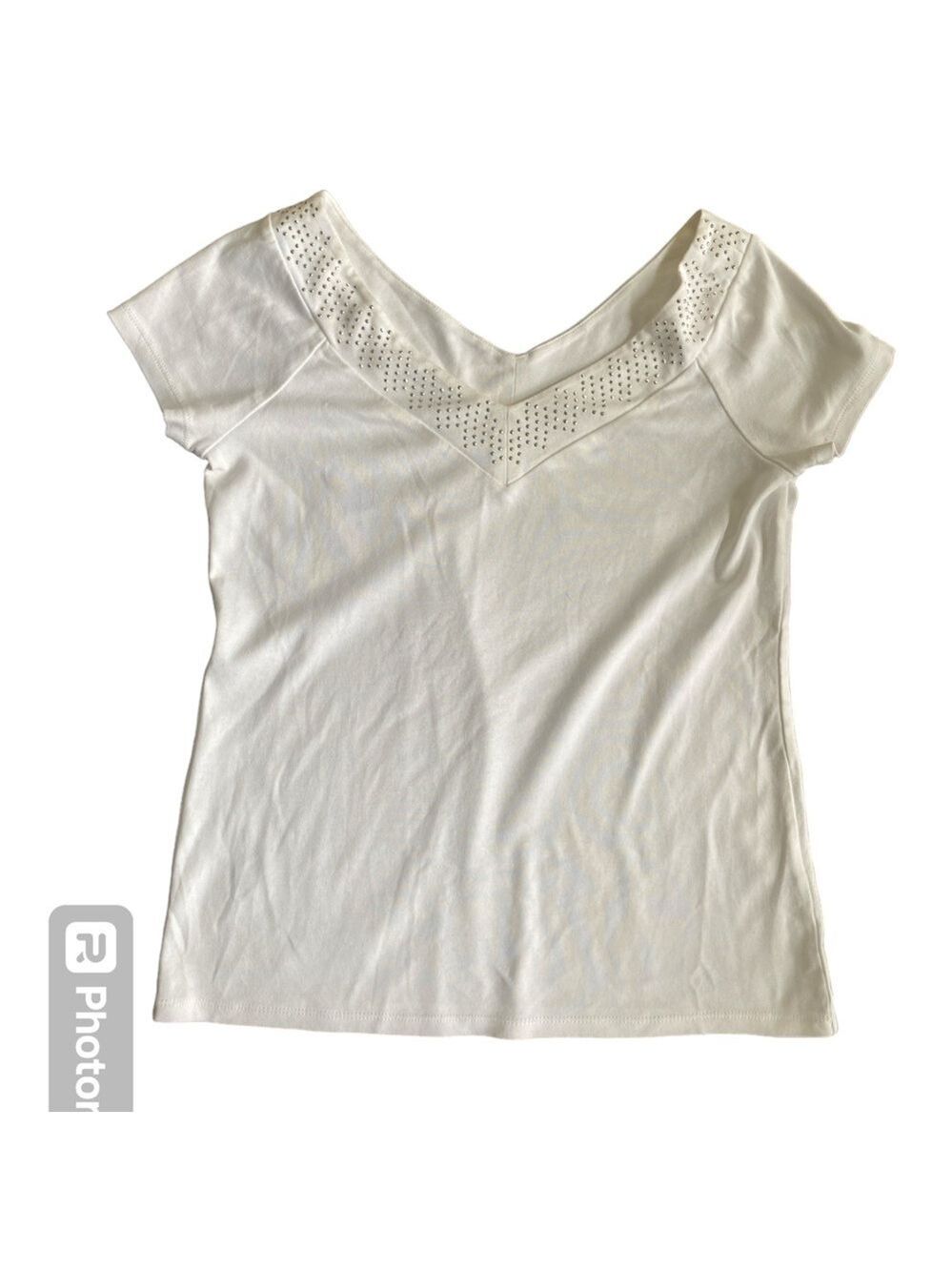Westport White V Neck Rhinestone Tee Medium